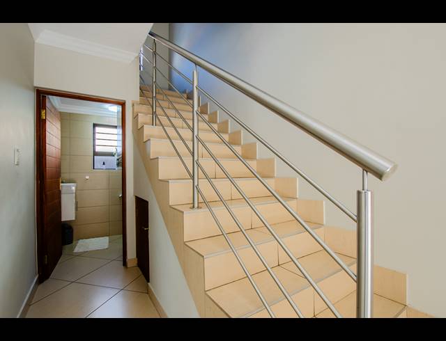 3 BEDROOM TOWNHOUSE FOR SALE IN RUA VISTA